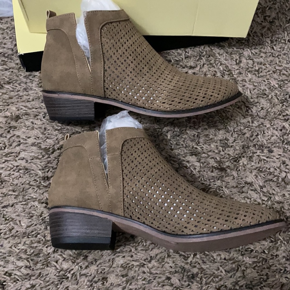 Tan booties - Picture 3 of 4